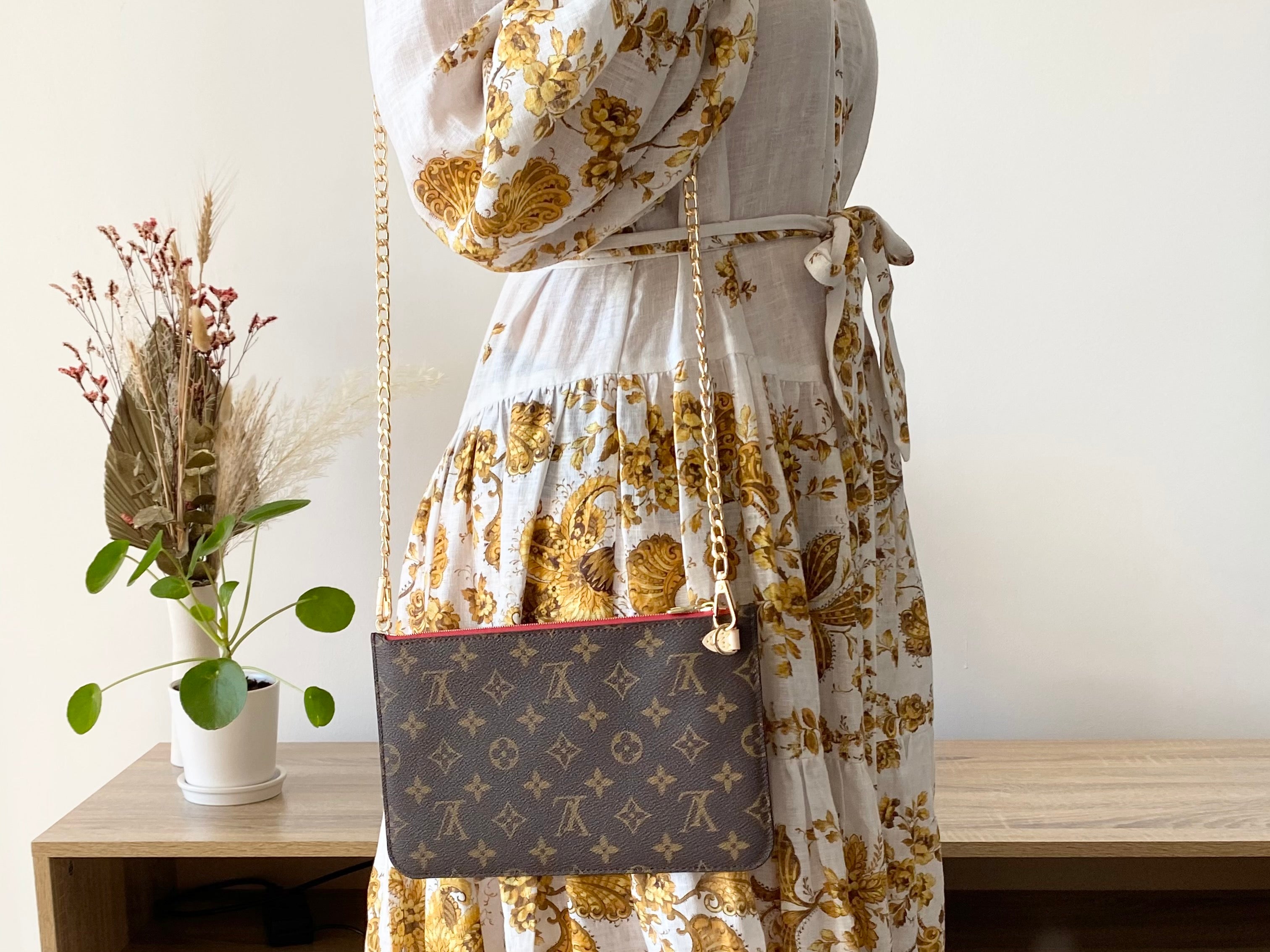 How to Convert Your Louis Vuitton Neverfull Pouch into a Crossbody Bag –  Luxegarde