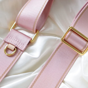The perfect accessory to customise your bags (eg Louis Vuitton Mini Pochette, Pochette Accessoires, Pochette Metis), convert your small leather goods into a bag (eg  Cosmetic Pouch, Toiletry 26) or to customise your very own Multi Pochette Accessoires! The perfect alternative for the bandoulière strap!