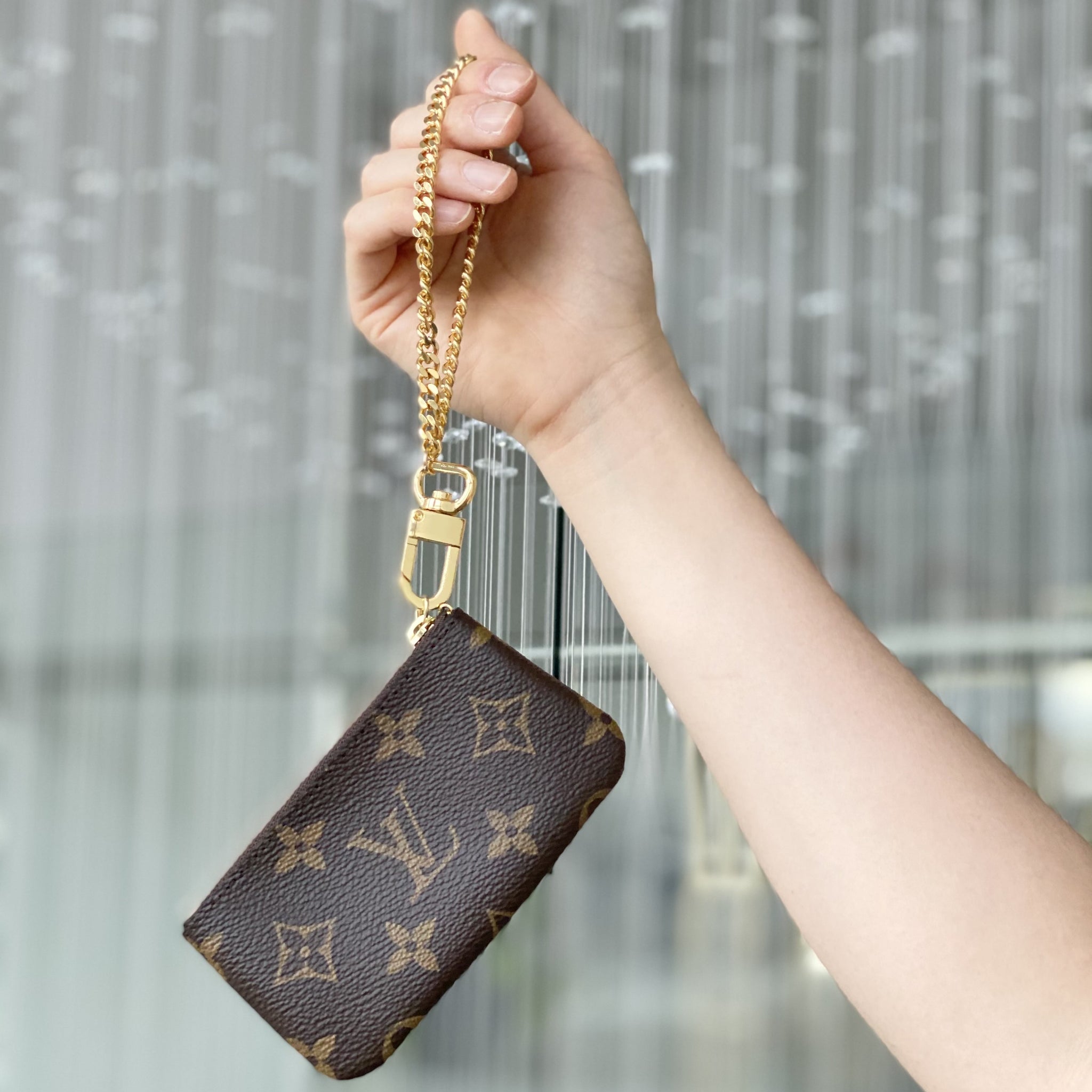 lv key purse