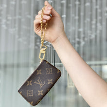 Load image into Gallery viewer, Wristlet Conversion Kit with Pouch Converter Ring