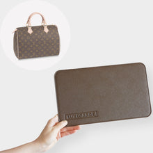 Load image into Gallery viewer, Luxegarde&#39;s Louis Vuitton Speedy 30 Base Shaper Insert will help to maintain the shape of bag and prevent the base from sagging. We measure and design our Base Inserts from scratch to ensure a perfect fit.