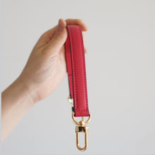Load image into Gallery viewer, Our Leather Top Handle is the perfect accessory to customise your existing bags (eg Louis Vuitton NeoNoe, Noe BB, Mini Pochette Accessoires, Pochette Metis, Speedy, Chanel Classic Flap) or convert your favourite SLG into a bag (eg Toiletry 26).