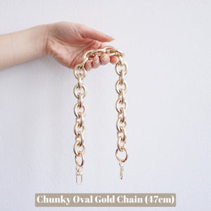 Our Chunky Oval Gold Chain Strap is the perfect accessory to customise your existing bags (eg Louis Vuitton Mini Pochette Accessoires, Pochette Metis, Speedy, Chanel Classic Flap) or convert your favourite SLG into a bag (eg Toiletry 26).