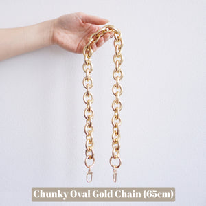 Our Chunky Oval Gold Chain Strap is the perfect accessory to customise your existing bags (eg Louis Vuitton Mini Pochette Accessoires, Pochette Metis, Speedy, Chanel Classic Flap) or convert your favourite SLG into a bag (eg Toiletry 26).