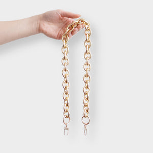 Our Chunky Oval Gold Chain Strap is the perfect accessory to customise your existing bags (eg Louis Vuitton Mini Pochette Accessoires, Pochette Metis, Speedy, Chanel Classic Flap) or convert your favourite SLG into a bag (eg Toiletry 26).